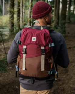 Passenger Accessories|Backpacks & Bags>Boondocker Recycled 26L Backpack Burgundy/Chestnut