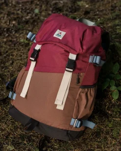 Passenger Accessories|Backpacks & Bags>Boondocker Recycled 26L Backpack Burgundy/Chestnut