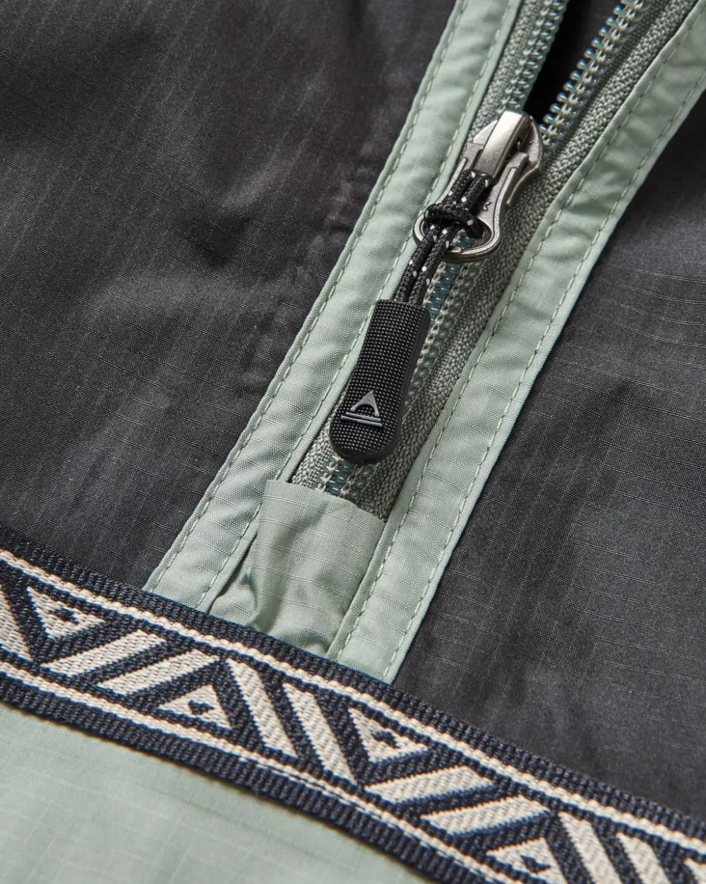 Passenger Water Resistant|Best Sellers>Flow 1/2 Zip Recycled Water Resistant Jacket True Black/Pistachio