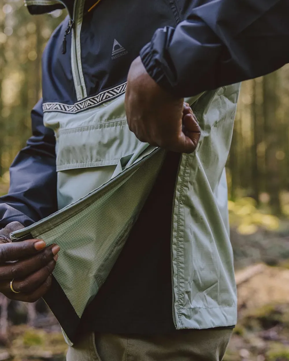 Passenger Water Resistant|Best Sellers>Flow 1/2 Zip Recycled Water Resistant Jacket True Black/Pistachio