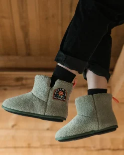 Passenger Winter Accessories|Best Sellers>Hideaway Hut Slipper Pistachio