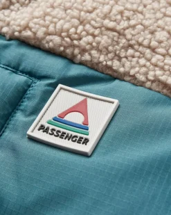 Passenger Insulated|Winter Road Trip Essentials><noscript><img width=
