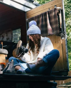 Passenger Accessories|Men's Outlet>Lodge Recycled Bobble Hat Blue Fog