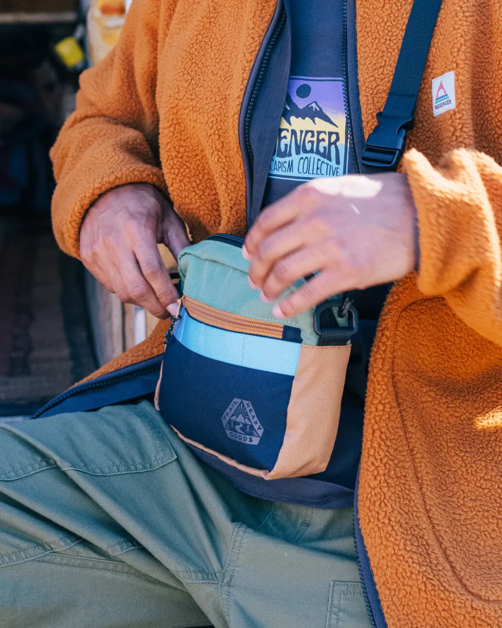 Floris van Bommel Accessories|Backpacks & Bags>Navigate Hybrid Bike and Hip Pack Deep Navy/Laurel Green