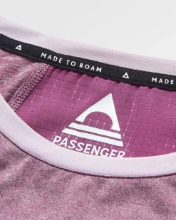 Passenger Tops & T-Shirts|Activewear><noscript><img width=