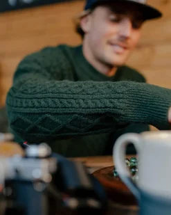 Passenger Knitwear|Winter Road Trip Essentials><noscript><img width=